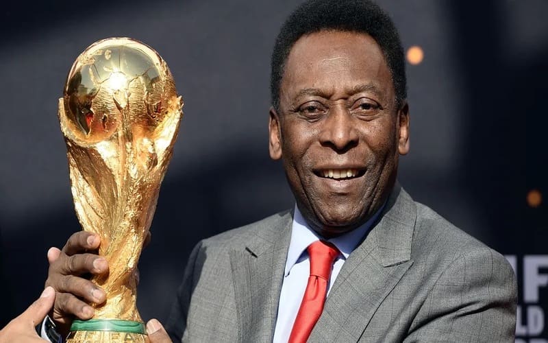 Sự nghiệp vang danh của ông vui bóng đá Pele
